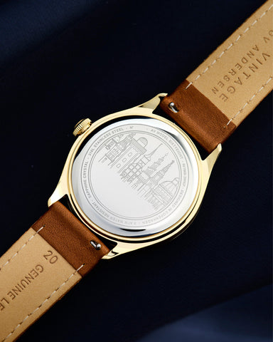 About Vintage 1968 Gold / White Watch