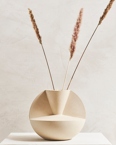 Light + Ladder VASO Ceramic Vase - Sand with decor