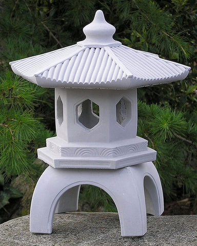 Pagoda Lantern in Cast Stone
